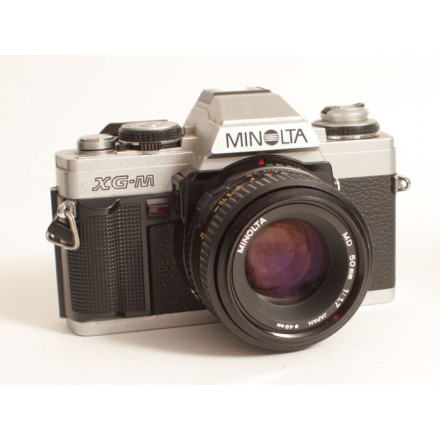 Пленочная фотокамера зеркальная Minolta XG-M + Minolta 50mm f/1.7 Пленочная фотокамера зеркальная Minolta XG-M + Minolta 50mm f/1.7